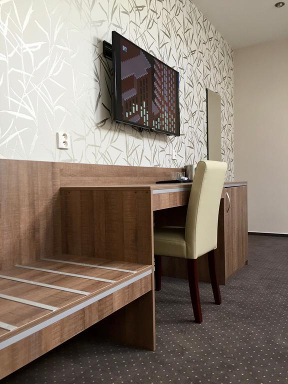 Spišská Nová Ves Grillbar Penzion & Restaurant מראה חיצוני תמונה