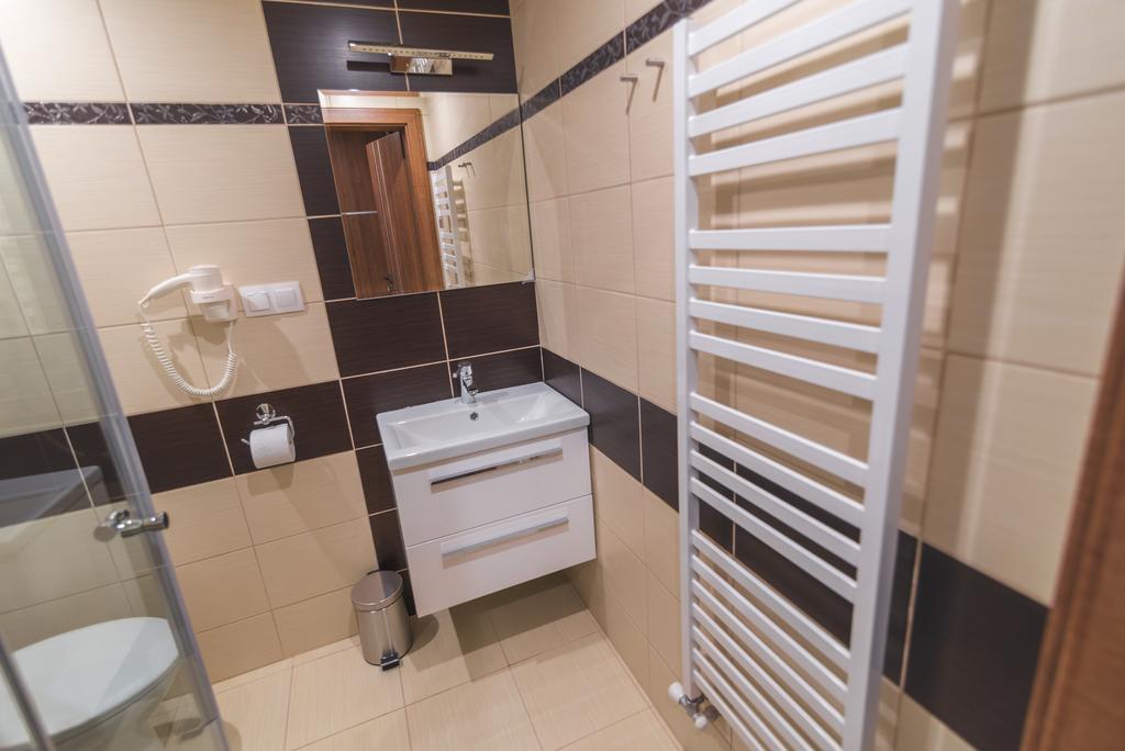 Spišská Nová Ves Grillbar Penzion & Restaurant מראה חיצוני תמונה