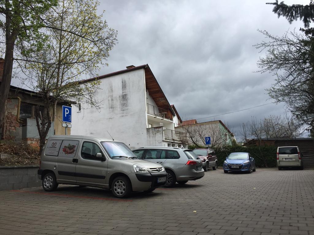 Spišská Nová Ves Grillbar Penzion & Restaurant מראה חיצוני תמונה