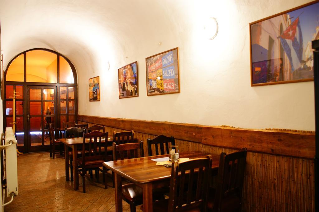 Spišská Nová Ves Grillbar Penzion & Restaurant מראה חיצוני תמונה