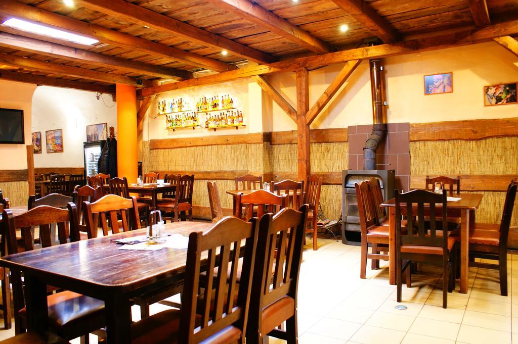 Spišská Nová Ves Grillbar Penzion & Restaurant מראה חיצוני תמונה