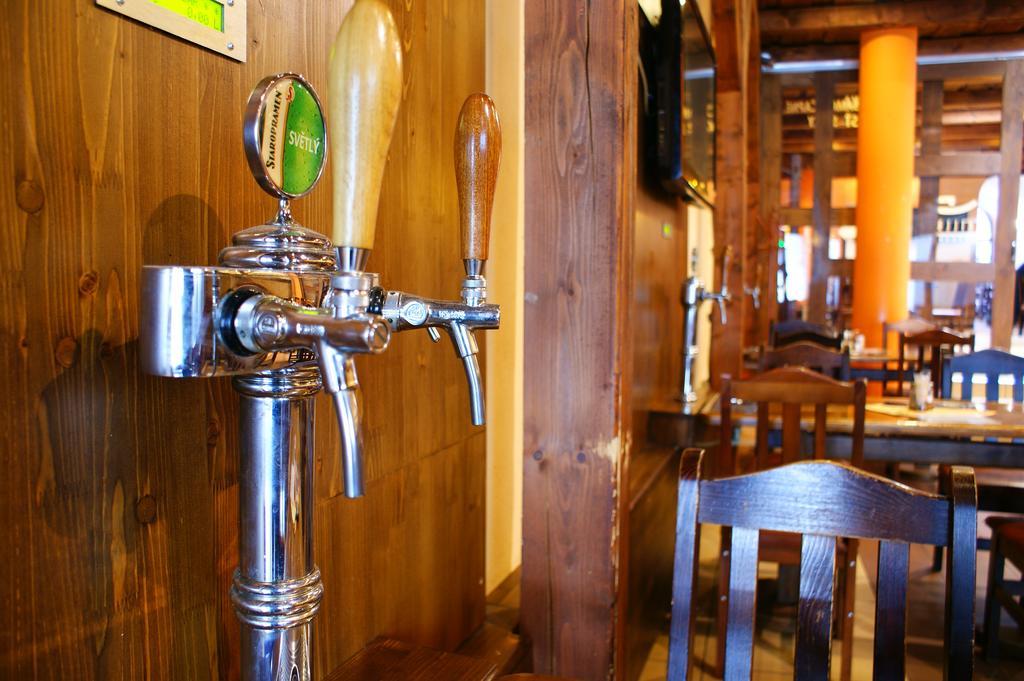 Spišská Nová Ves Grillbar Penzion & Restaurant מראה חיצוני תמונה